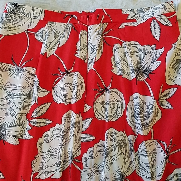 Asymmetrical floral skirt - Picture 5 of 5